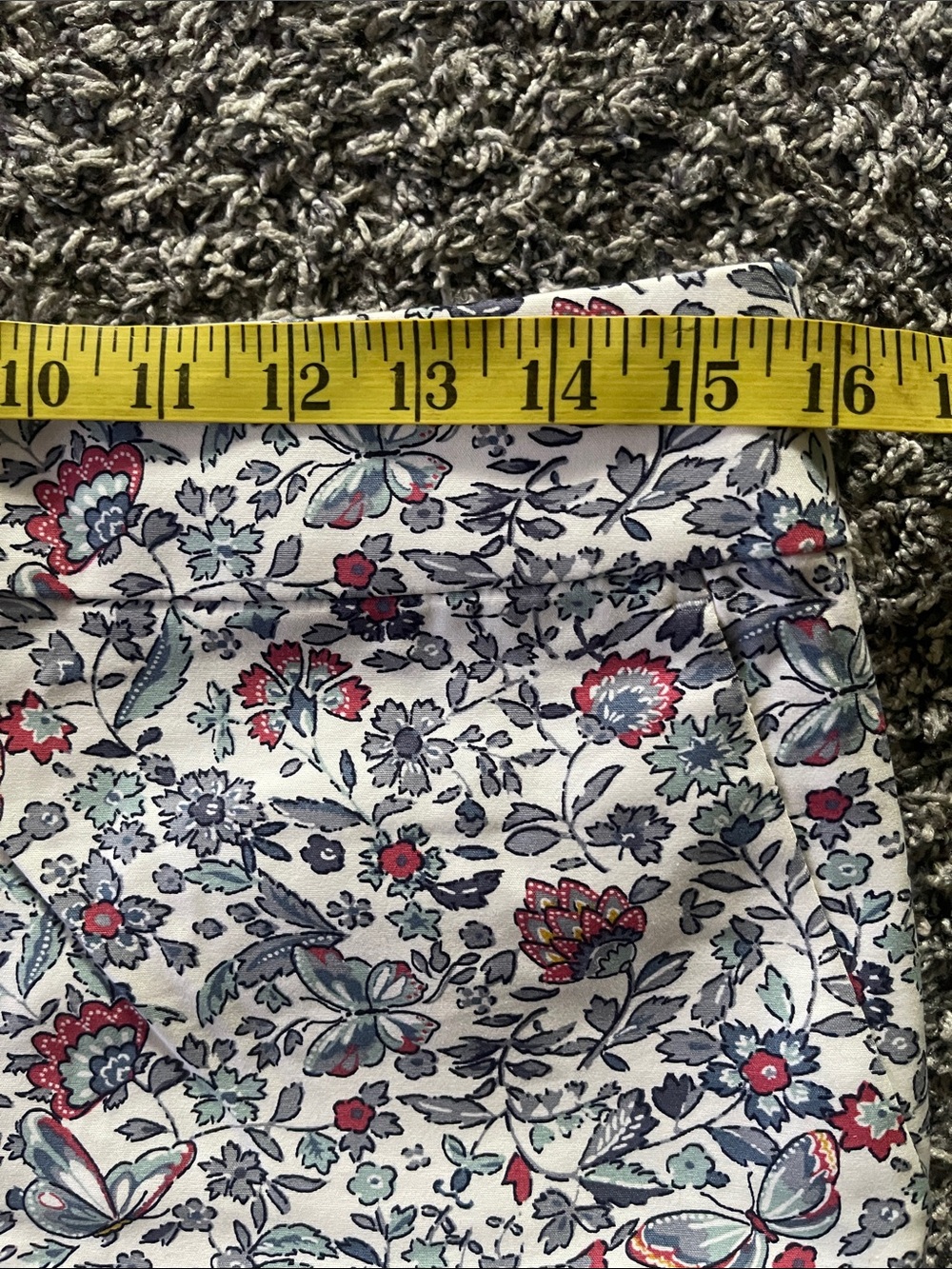 NWT LOFT THE RIVIERA SHORT High Waist Floral Women's Shorts w/4”inseam (2) - Picture 6 of 6